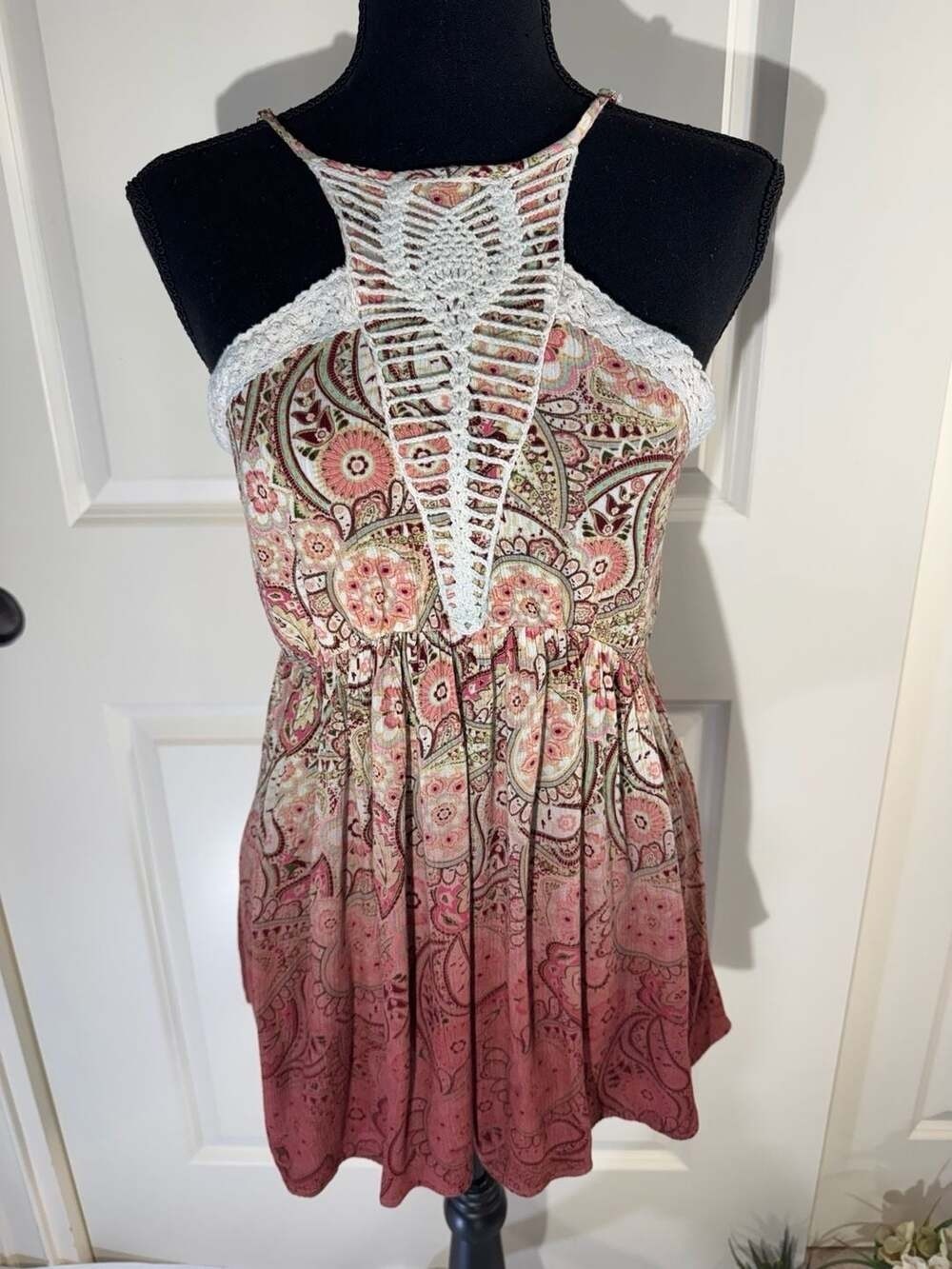 gimmicks by BKE Boho Paisley Halter Top Medium